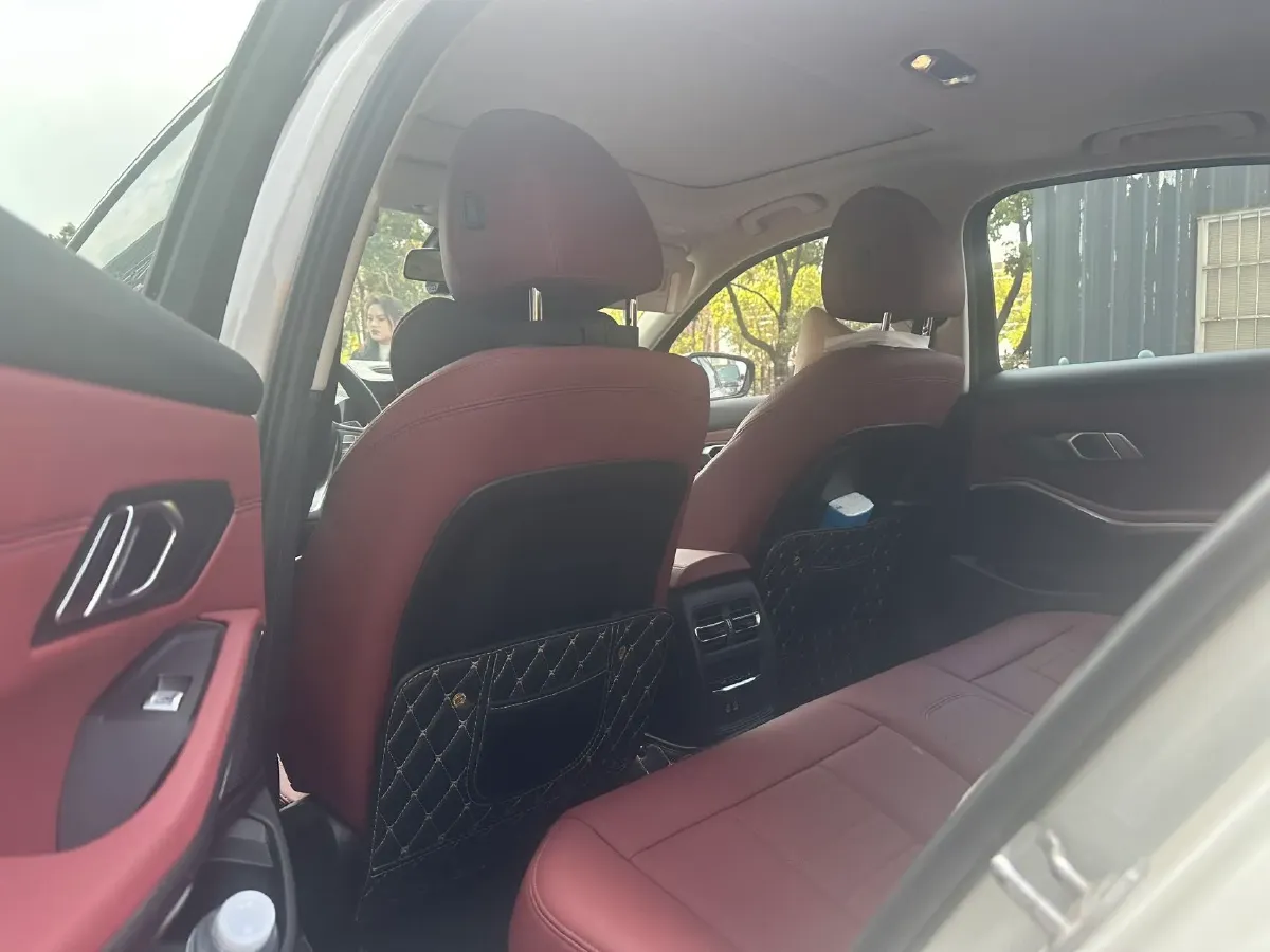 2021 BMW 3 Series 2.0T 156HP L4 8AT,autocango,china used car exporter,china ev exporter,chinese used car exporter,chinese used ev exporter