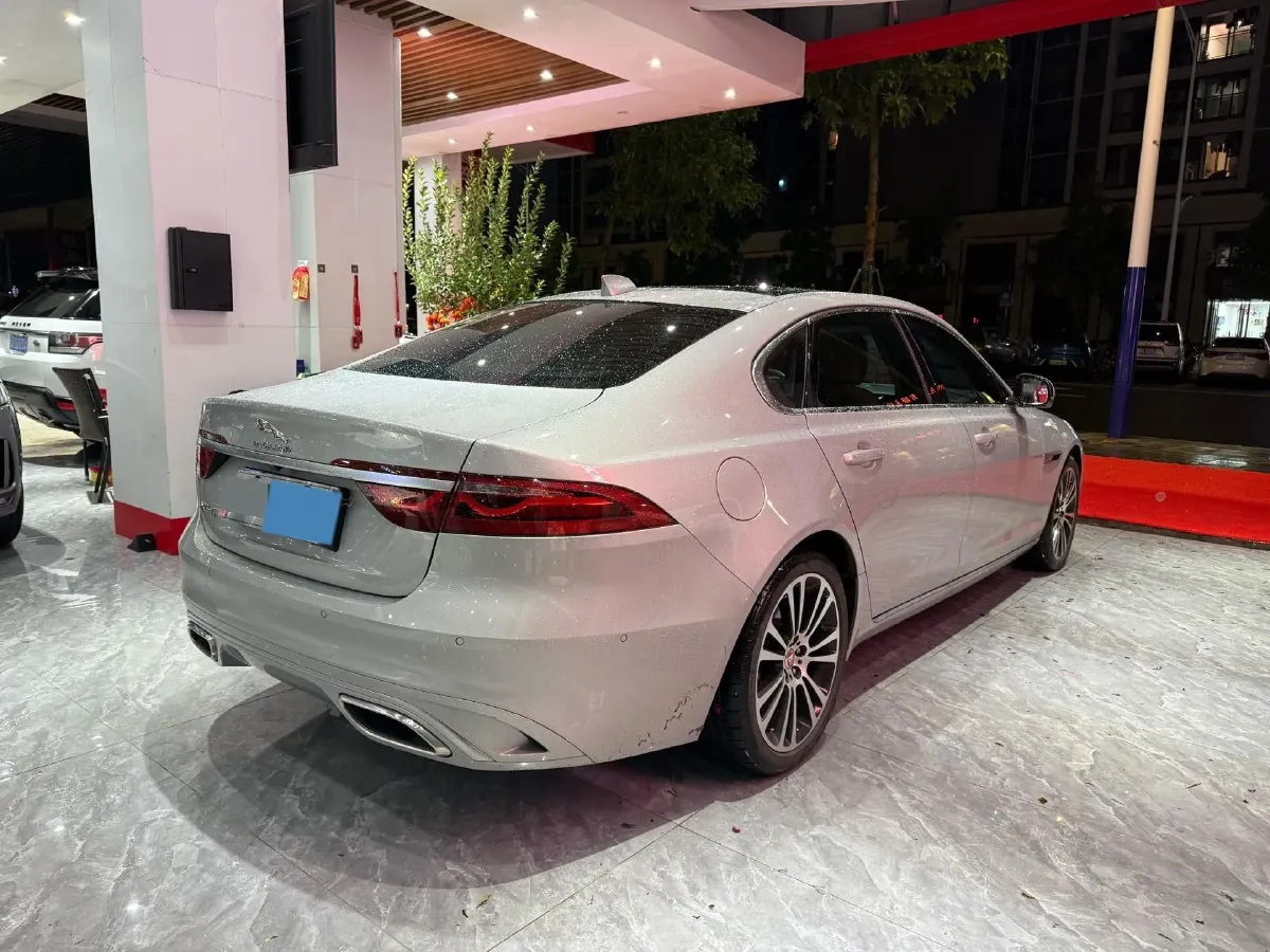 2024 Jaguar XFL 2.0T 250HP L4 8AT,autocango,china used car exporter,china ev exporter,chinese used car exporter,chinese used ev exporter