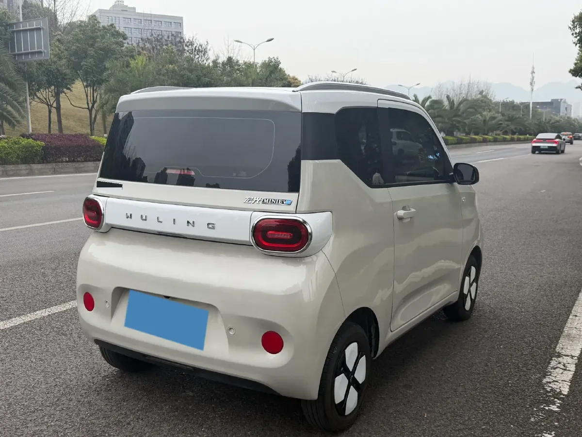 2024 WuLing HongGuang MINI EV BEV 17.3KWH,autocango,china used car exporter,china ev exporter,chinese used car exporter,chinese used ev exporter