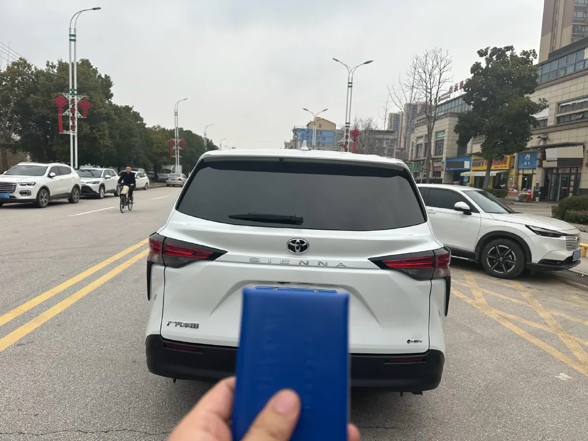 2024 Toyota Sienna 2.5L 189HP L4 E-CVT Hybrid,autocango,china used car exporter,china ev exporter,chinese used car exporter,chinese used ev exporter
