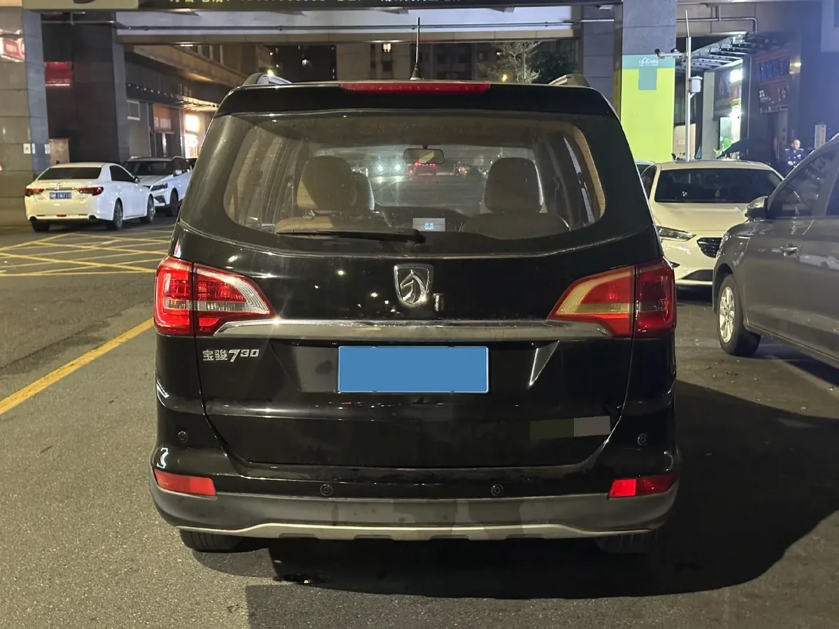 2016 BaoJun 730 1.5L 112HP L4 5MT,autocango,china used car exporter,china ev exporter,chinese used car exporter,chinese used ev exporter