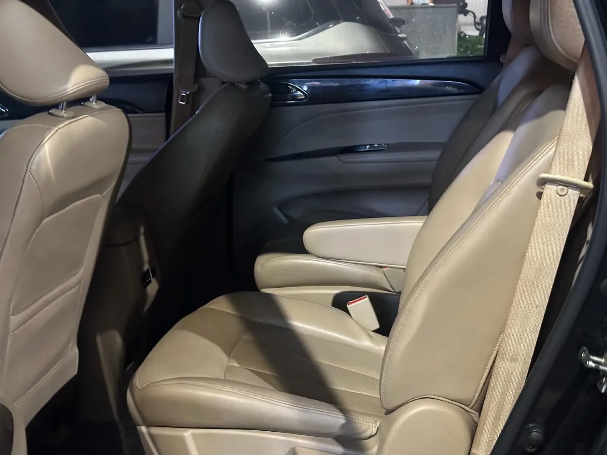 2016 BaoJun 730 1.5L 112HP L4 5MT,autocango,china used car exporter,china ev exporter,chinese used car exporter,chinese used ev exporter