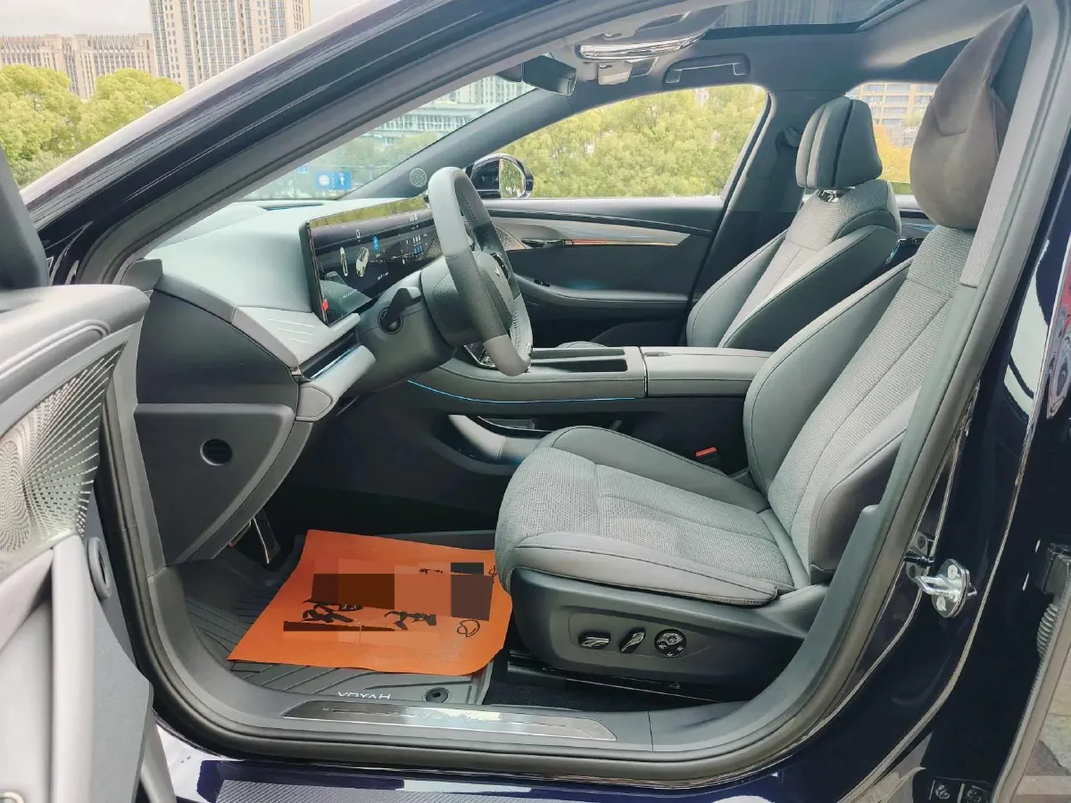 2024 Voyah ZhuiGuang 1.5T 136HP L4 PHEV 43KWH,autocango,china used car exporter,china ev exporter,chinese used car exporter,chinese used ev exporter
