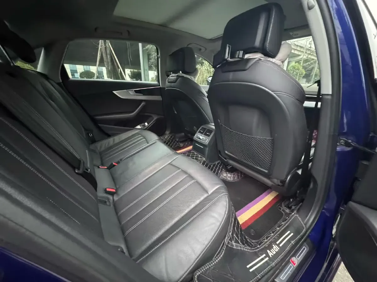 2020 Audi A4L 2.0T 190HP L4 7DCT,autocango,china used car exporter,china ev exporter,chinese used car exporter,chinese used ev exporter