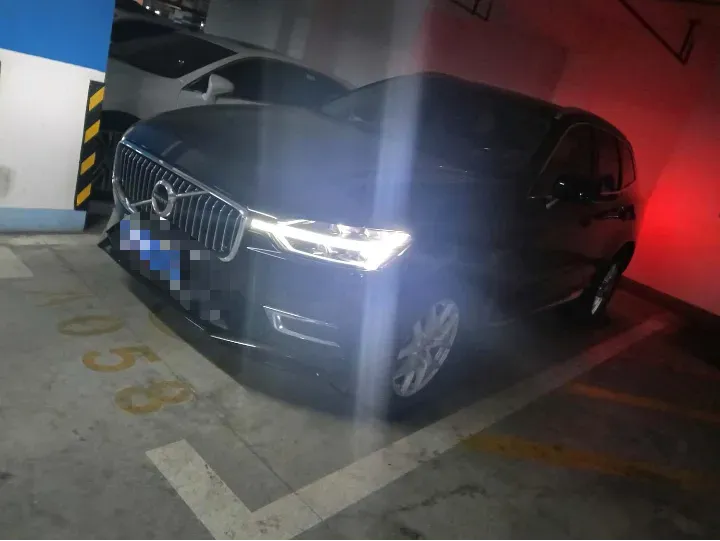 2020 Volvo XC60 2.0T 254HP L4 8AT,autocango,china used car exporter,china ev exporter,chinese used car exporter,chinese used ev exporter