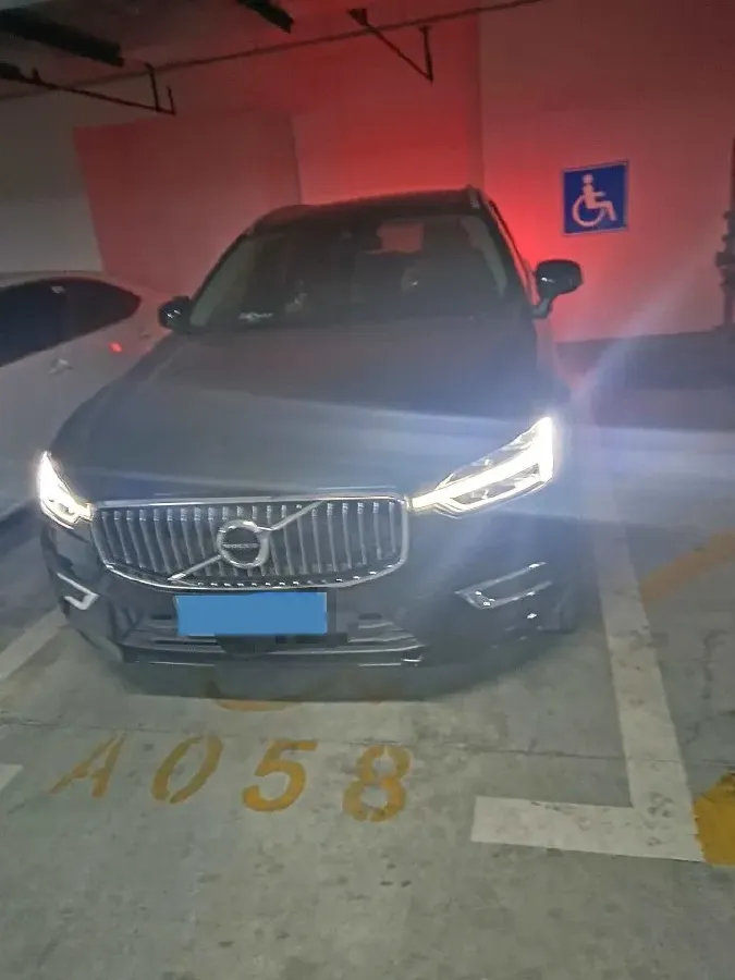 2020 Volvo XC60 2.0T 254HP L4 8AT,autocango,china used car exporter,china ev exporter,chinese used car exporter,chinese used ev exporter