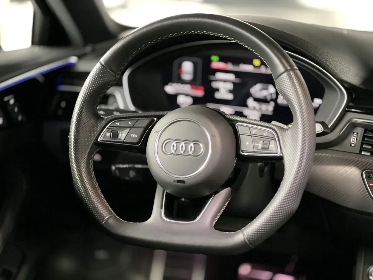 2024 Audi A4L 2.0T 190HP L4 7DCT,autocango,china used car exporter,china ev exporter,chinese used car exporter,chinese used ev exporter