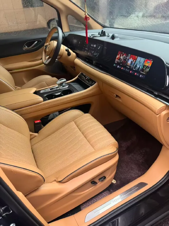 2022 Voyah Dream 1.5T 136HP L4 PHEV 25.57KWH,autocango,china used car exporter,china ev exporter,chinese used car exporter,chinese used ev exporter