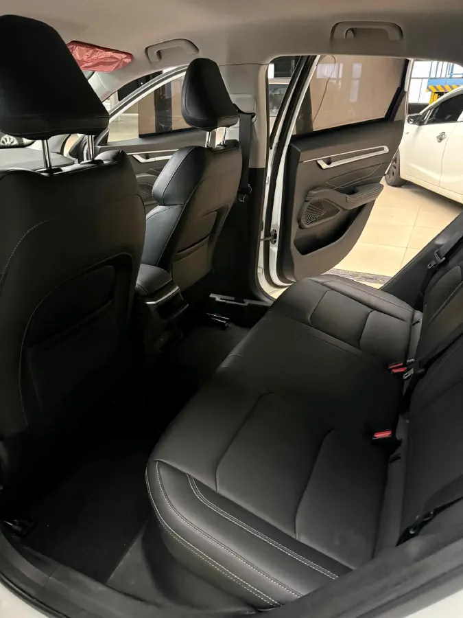 2025 Geely Emgrand 1.5L 127HP L4 5MT,autocango,china used car exporter,china ev exporter,chinese used car exporter,chinese used ev exporter