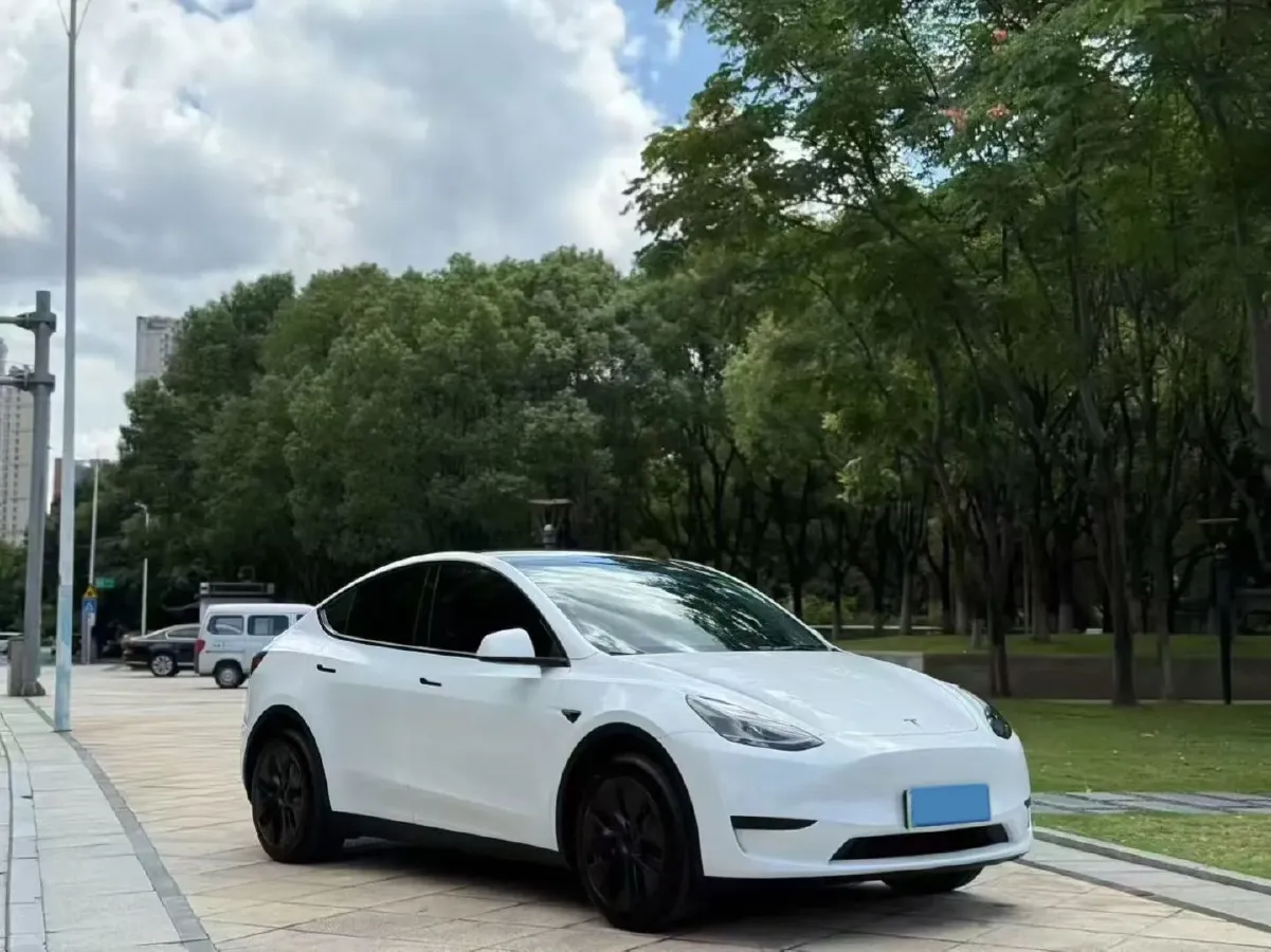 2025 Tesla Model Y BEV 78.4KWH,autocango,china used car exporter,china ev exporter,chinese used car exporter,chinese used ev exporter