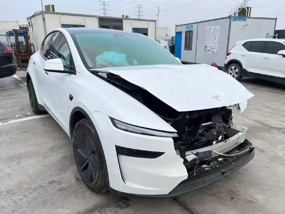 2025 Tesla Model Y BEV 78.4KWH,autocango,china used car exporter,china ev exporter,chinese used car exporter,chinese used ev exporter