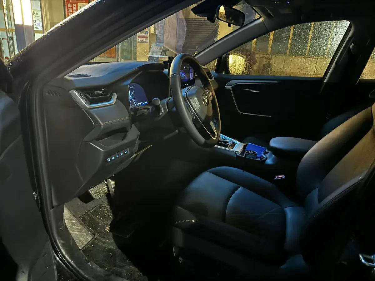 2024 Toyota RAV4 2.0L 171HP L4 CVT,autocango,china used car exporter,china ev exporter,chinese used car exporter,chinese used ev exporter