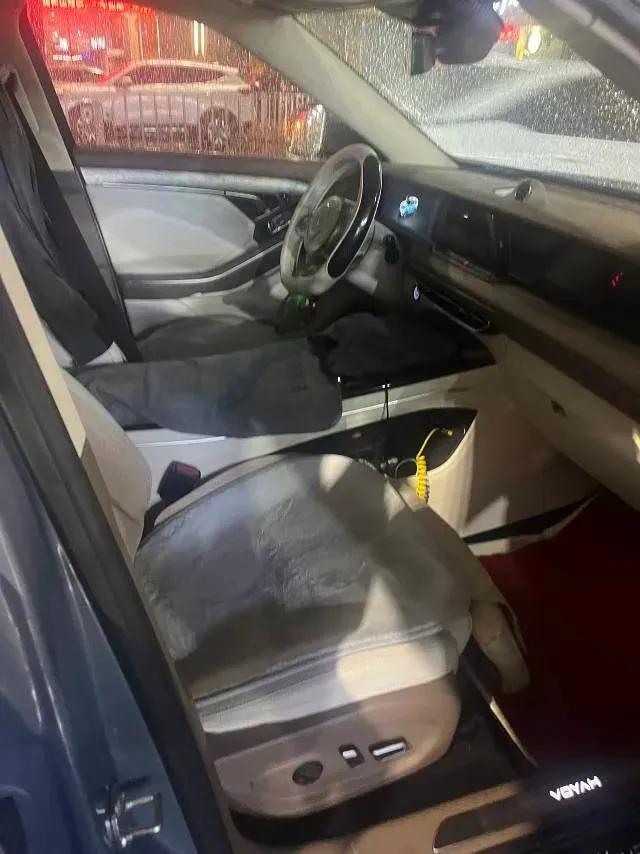 2021 Voyah FREE BEV 88KWH,autocango,china used car exporter,china ev exporter,chinese used car exporter,chinese used ev exporter