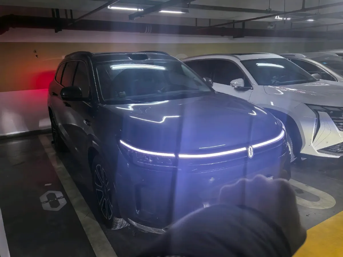 2024 AITO AITO M7 1.5T 152HP L4 REEV 42KWH,autocango,china used car exporter,china ev exporter,chinese used car exporter,chinese used ev exporter