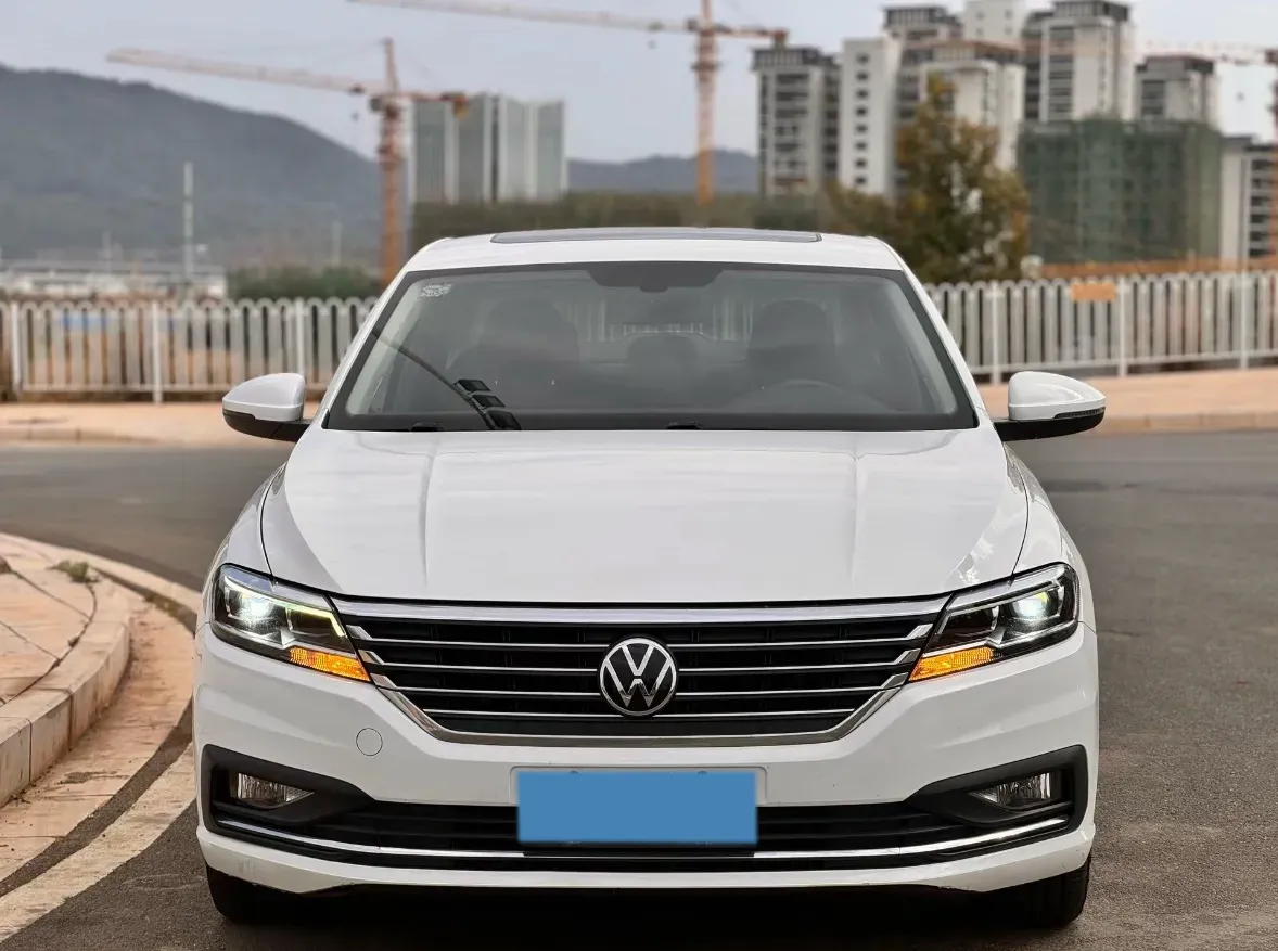 2022 Volkswagen T-Roc 1.4T 150HP L4 7DCT,autocango,china used car exporter,china ev exporter,chinese used car exporter,chinese used ev exporter