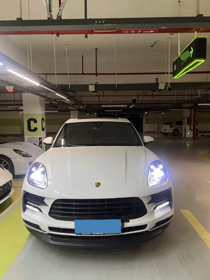 2021 Porsche Macan 2.0T 252HP L4 7DCT,autocango,china used car exporter,china ev exporter,chinese used car exporter,chinese used ev exporter