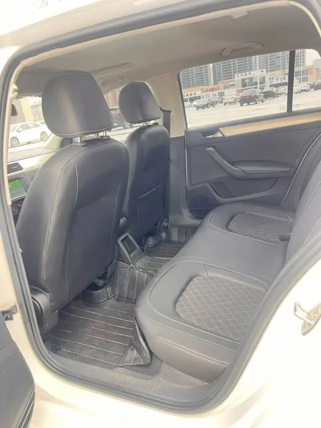 2018 Skoda Rapid Spaceback 1.6L 110HP L4 6AT,autocango,china used car exporter,china ev exporter,chinese used car exporter,chinese used ev exporter