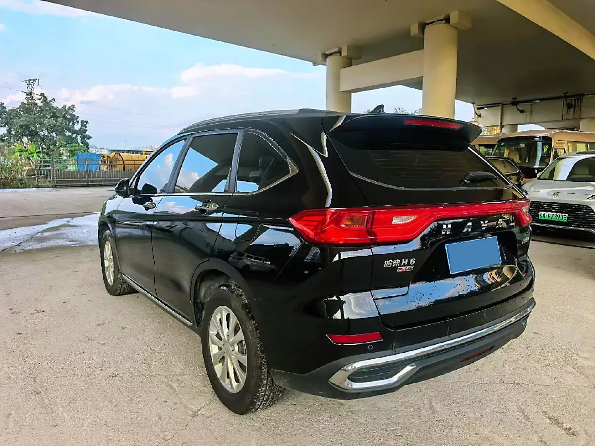 2021 Haval M6 1.5T 150HP L4 7DCT,autocango,china used car exporter,china ev exporter,chinese used car exporter,chinese used ev exporter