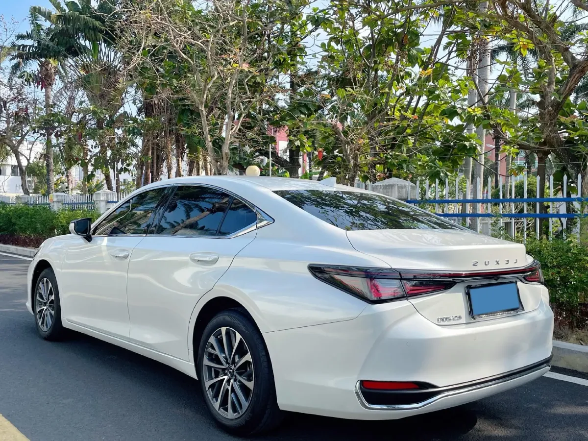 2025 Lexus ES 2.0L 173HP L4 CVT,autocango,china used car exporter,china ev exporter,chinese used car exporter,chinese used ev exporter