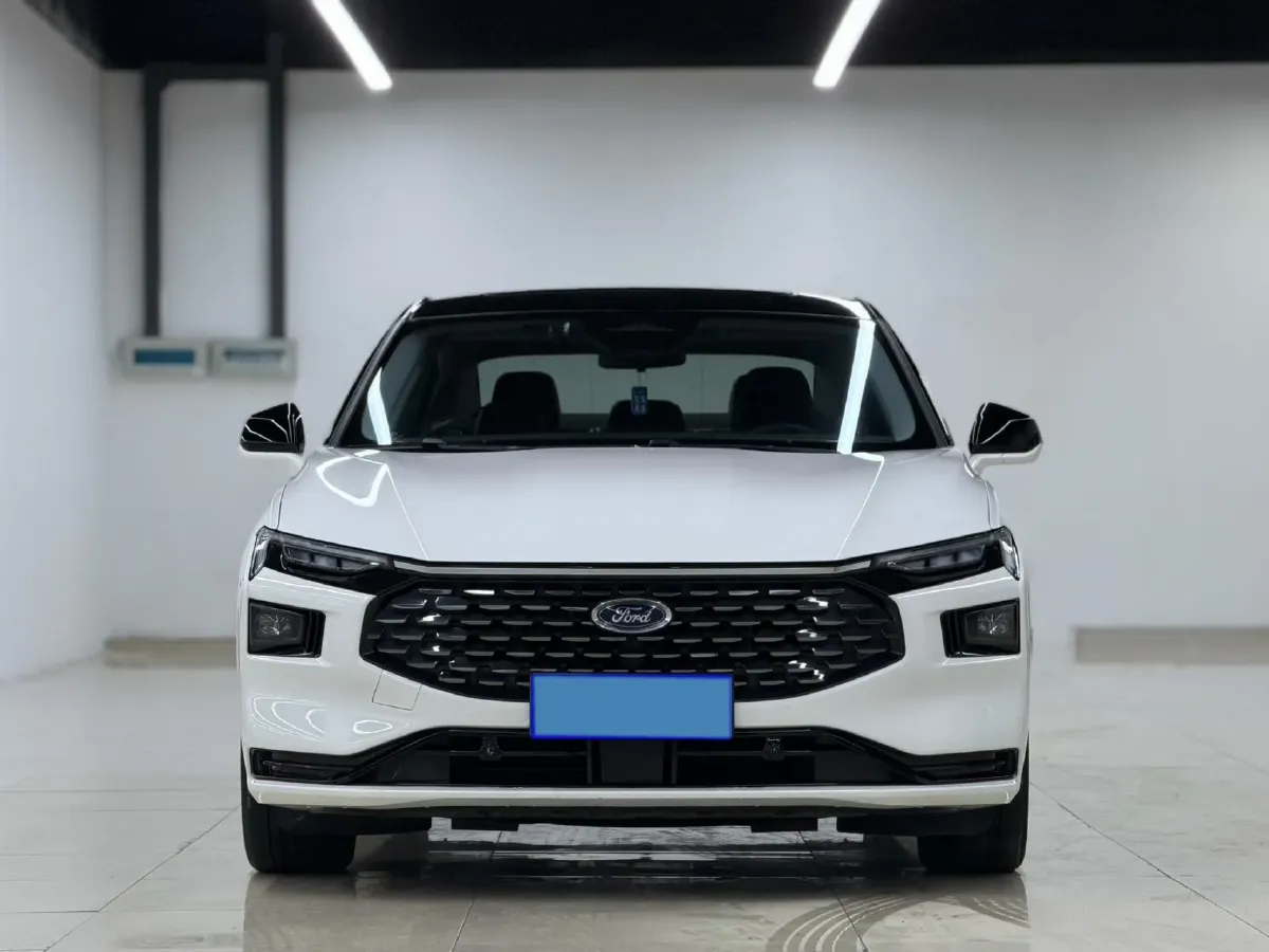 2022 Ford Mondeo 2.0T 238HP L4 8AT,autocango,china used car exporter,china ev exporter,chinese used car exporter,chinese used ev exporter