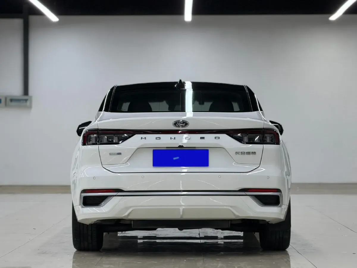 2022 Ford Mondeo 2.0T 238HP L4 8AT,autocango,china used car exporter,china ev exporter,chinese used car exporter,chinese used ev exporter