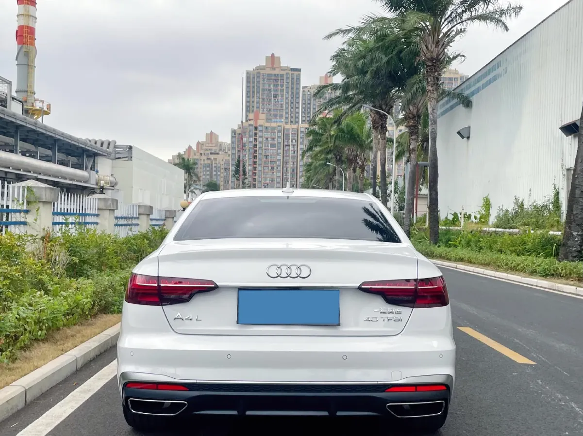 2024 Audi A4L 2.0T 190HP L4 7DCT,autocango,china used car exporter,china ev exporter,chinese used car exporter,chinese used ev exporter