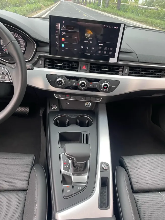 2024 Audi A4L 2.0T 190HP L4 7DCT,autocango,china used car exporter,china ev exporter,chinese used car exporter,chinese used ev exporter