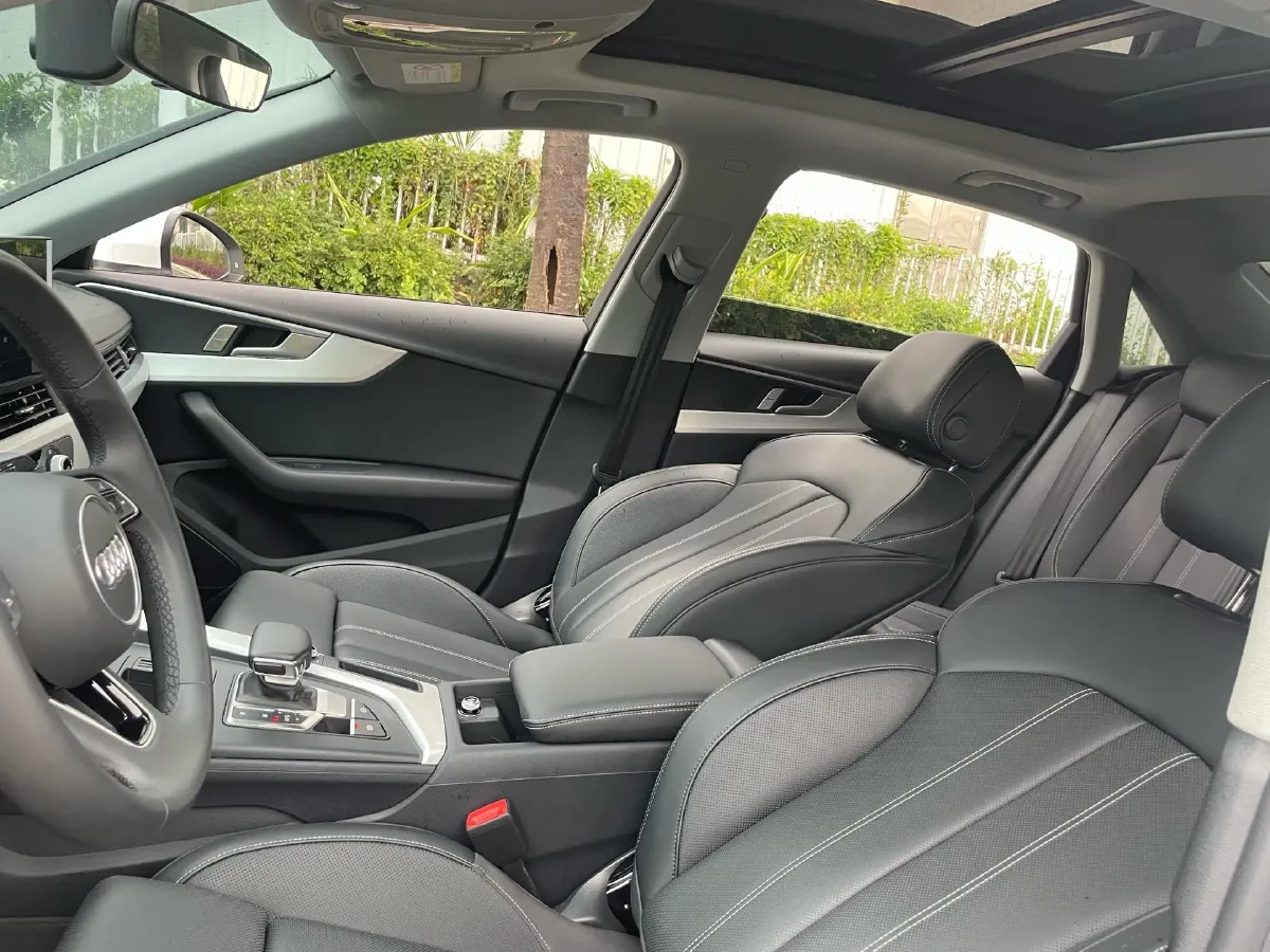 2024 Audi A4L 2.0T 190HP L4 7DCT,autocango,china used car exporter,china ev exporter,chinese used car exporter,chinese used ev exporter