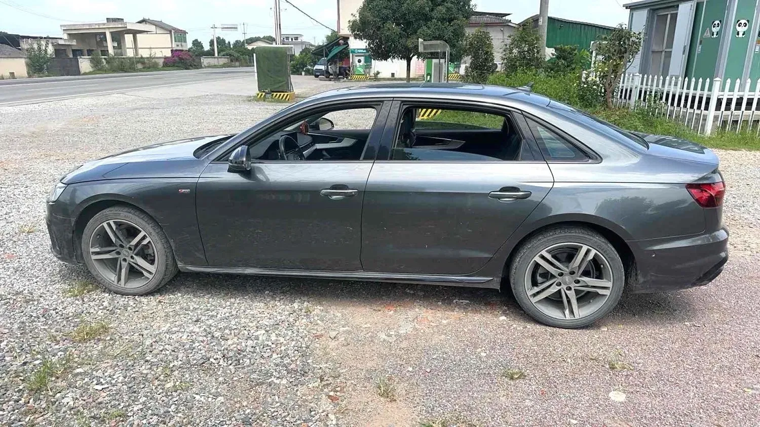 2022 Audi A4L 2.0T 190HP L4 7DCT,autocango,china used car exporter,china ev exporter,chinese used car exporter,chinese used ev exporter