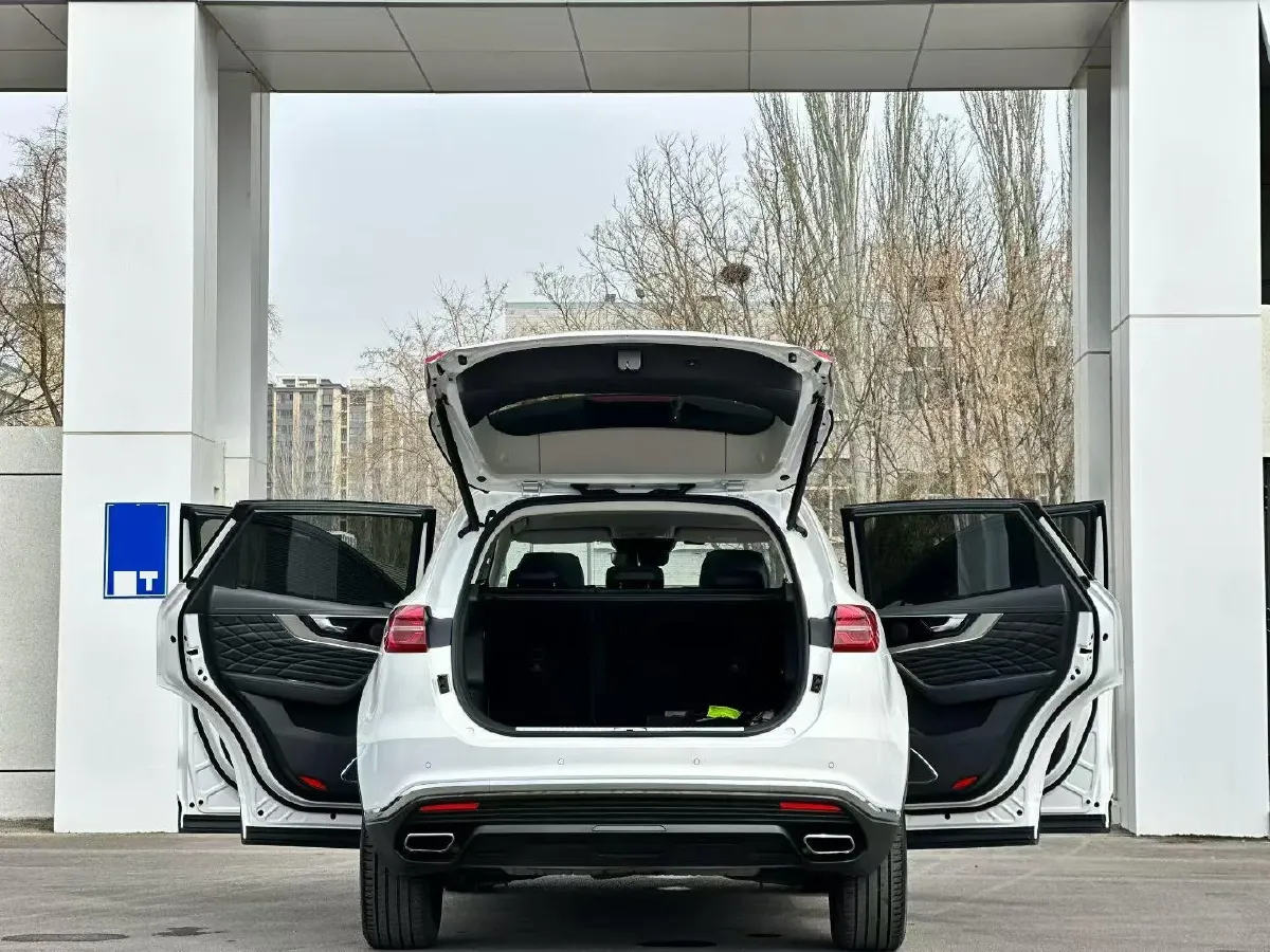 2022 HongQi HS5 2.0T 224HP L4 6AT,autocango,china used car exporter,china ev exporter,chinese used car exporter,chinese used ev exporter