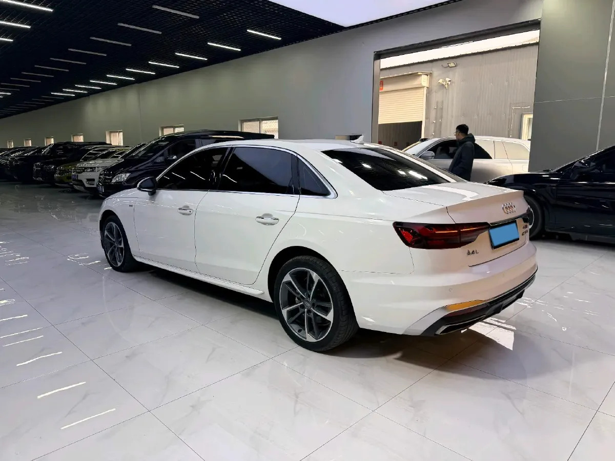 2020 Audi A4L 2.0T 190HP L4 7DCT,autocango,china used car exporter,china ev exporter,chinese used car exporter,chinese used ev exporter