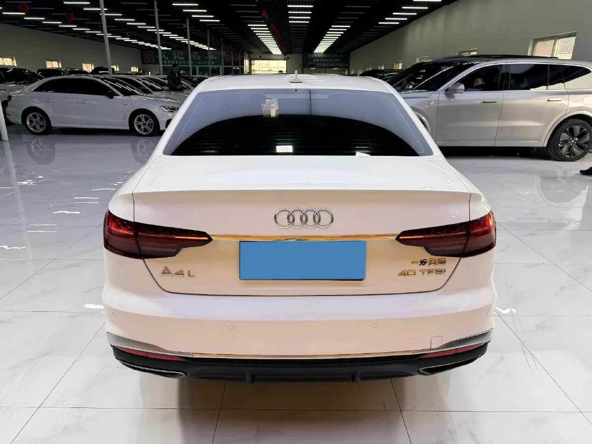 2020 Audi A4L 2.0T 190HP L4 7DCT,autocango,china used car exporter,china ev exporter,chinese used car exporter,chinese used ev exporter