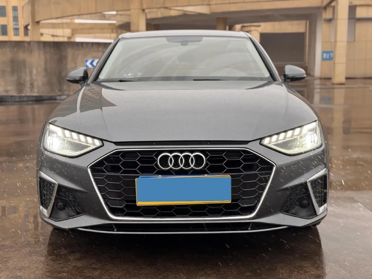 2020 Audi A4L 2.0T 190HP L4 7DCT,autocango,china used car exporter,china ev exporter,chinese used car exporter,chinese used ev exporter