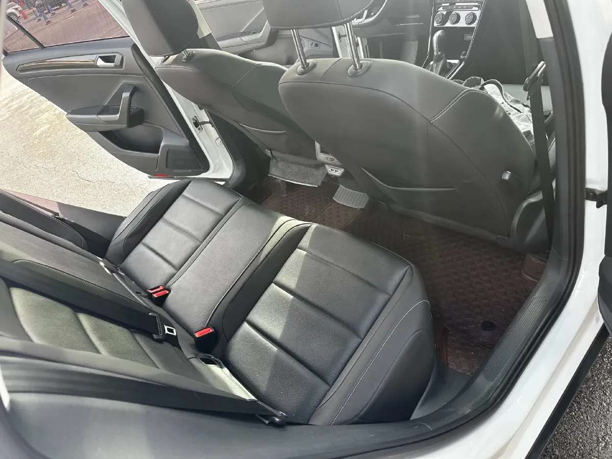 2021 Volkswagen T-Roc 1.4T 150HP L4 7DCT,autocango,china used car exporter,china ev exporter,chinese used car exporter,chinese used ev exporter