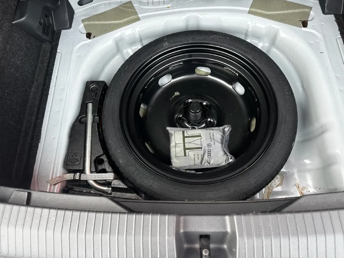 2021 Volkswagen T-Roc 1.4T 150HP L4 7DCT,autocango,china used car exporter,china ev exporter,chinese used car exporter,chinese used ev exporter