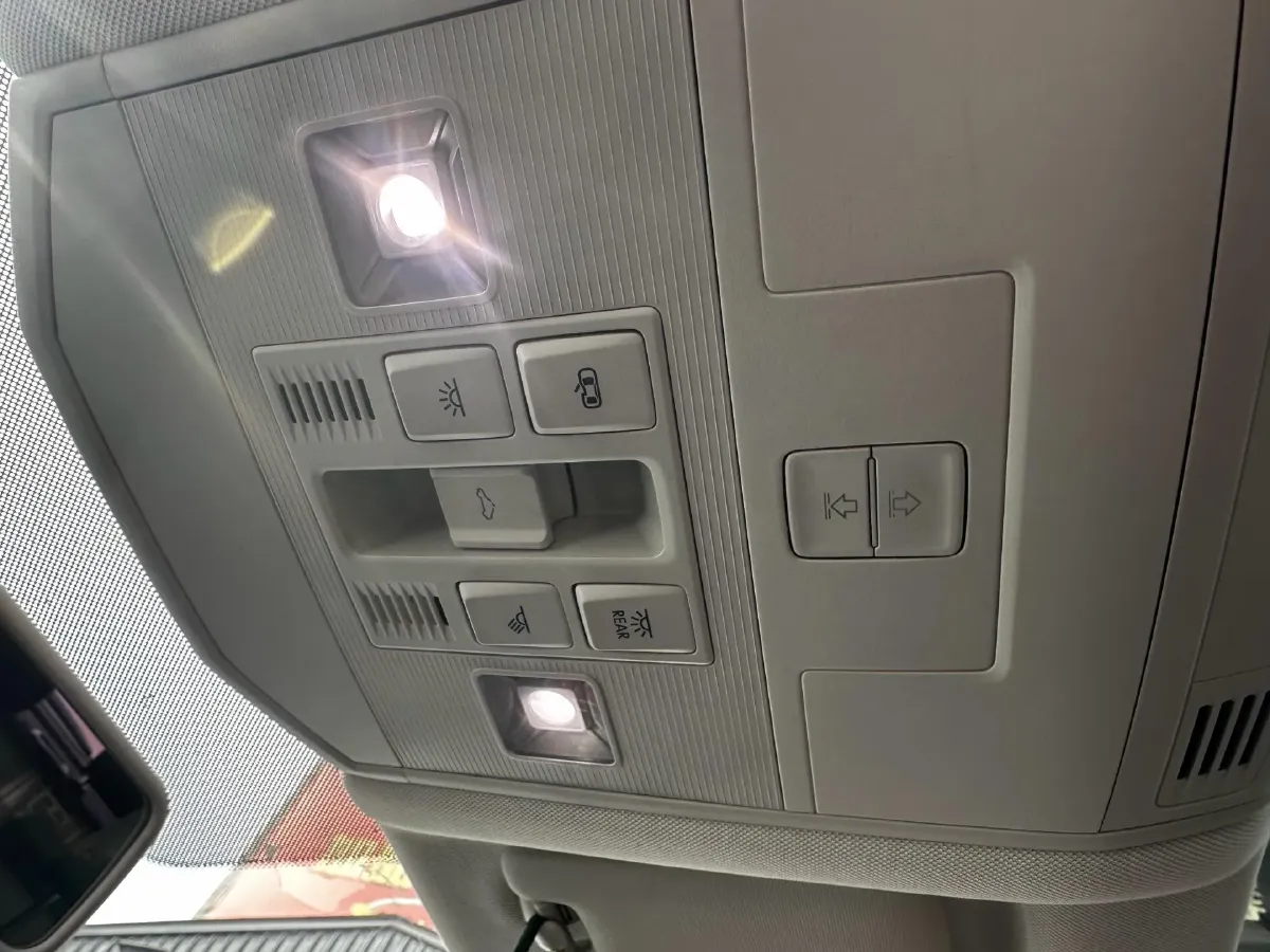 2021 Volkswagen T-Roc 1.4T 150HP L4 7DCT,autocango,china used car exporter,china ev exporter,chinese used car exporter,chinese used ev exporter