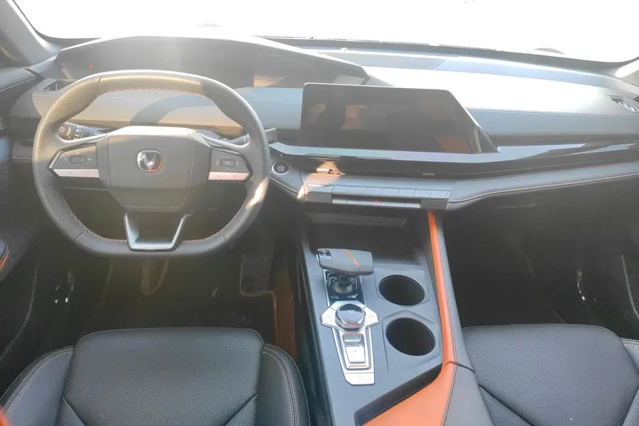 2023 ChangAn UNI-V iDD 1.5T 170HP L4 6TCT PHEV 18.4KWH,autocango,china used car exporter,china ev exporter,chinese used car exporter,chinese used ev exporter