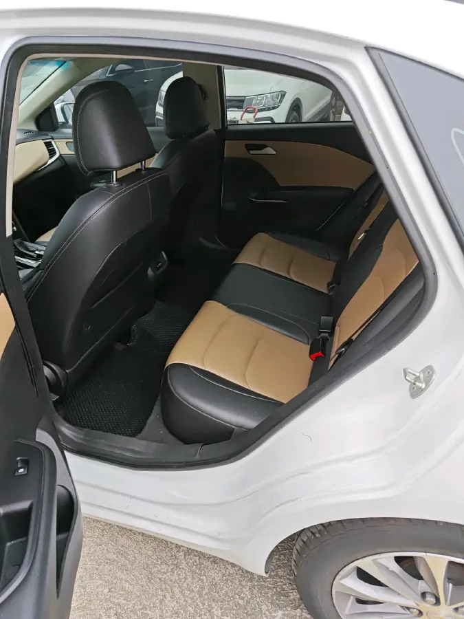 2022 Chevrolet Monza 1.5L 113HP L4 6AT,autocango,china used car exporter,china ev exporter,chinese used car exporter,chinese used ev exporter