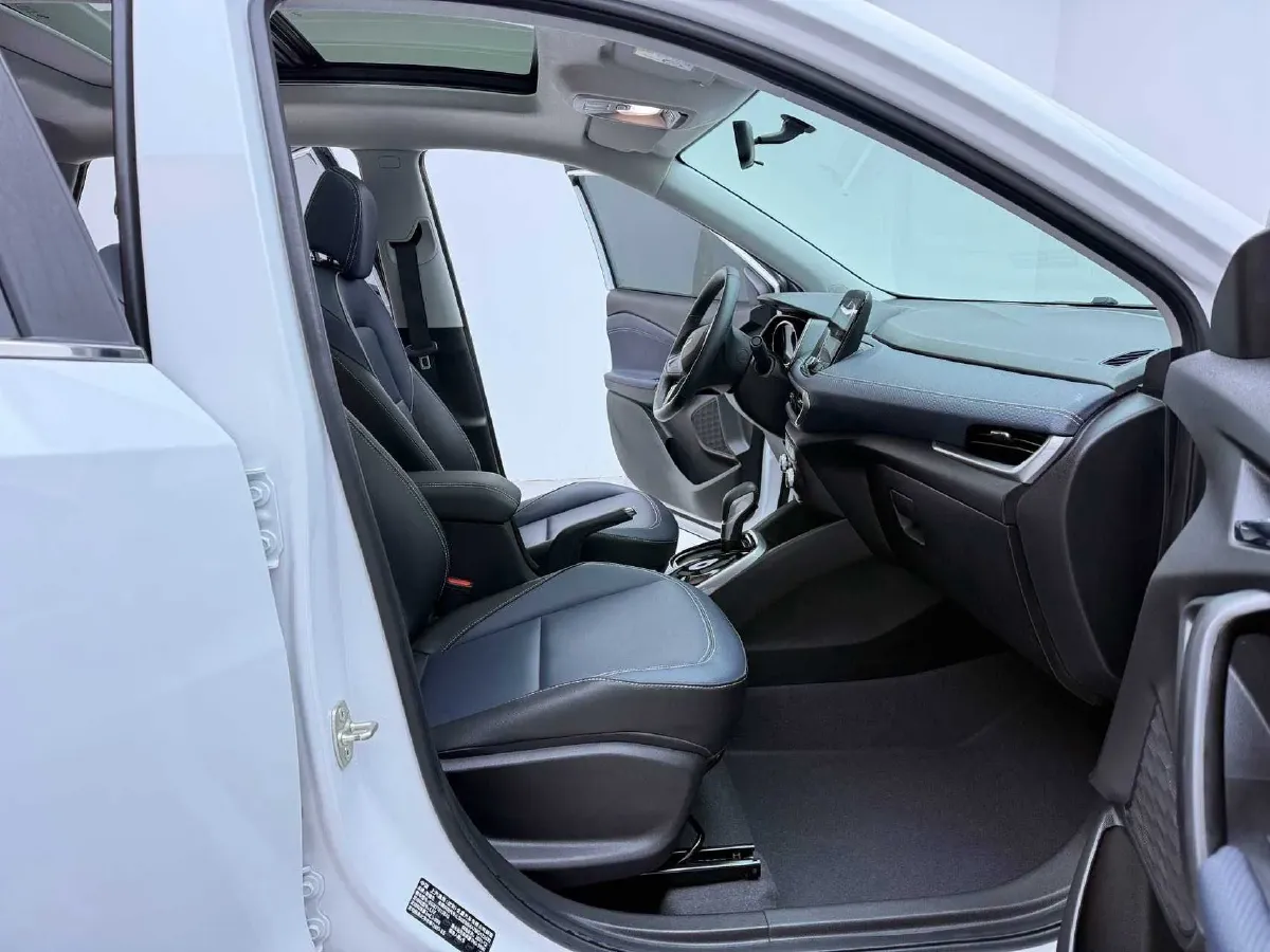 2021 Chevrolet Trax 1.0T 125HP L3 6AT,autocango,china used car exporter,china ev exporter,chinese used car exporter,chinese used ev exporter