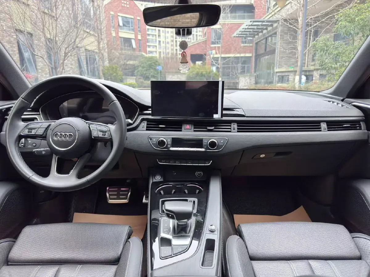 2023 Audi A4L 2.0T 190HP L4 7DCT,autocango,china used car exporter,china ev exporter,chinese used car exporter,chinese used ev exporter