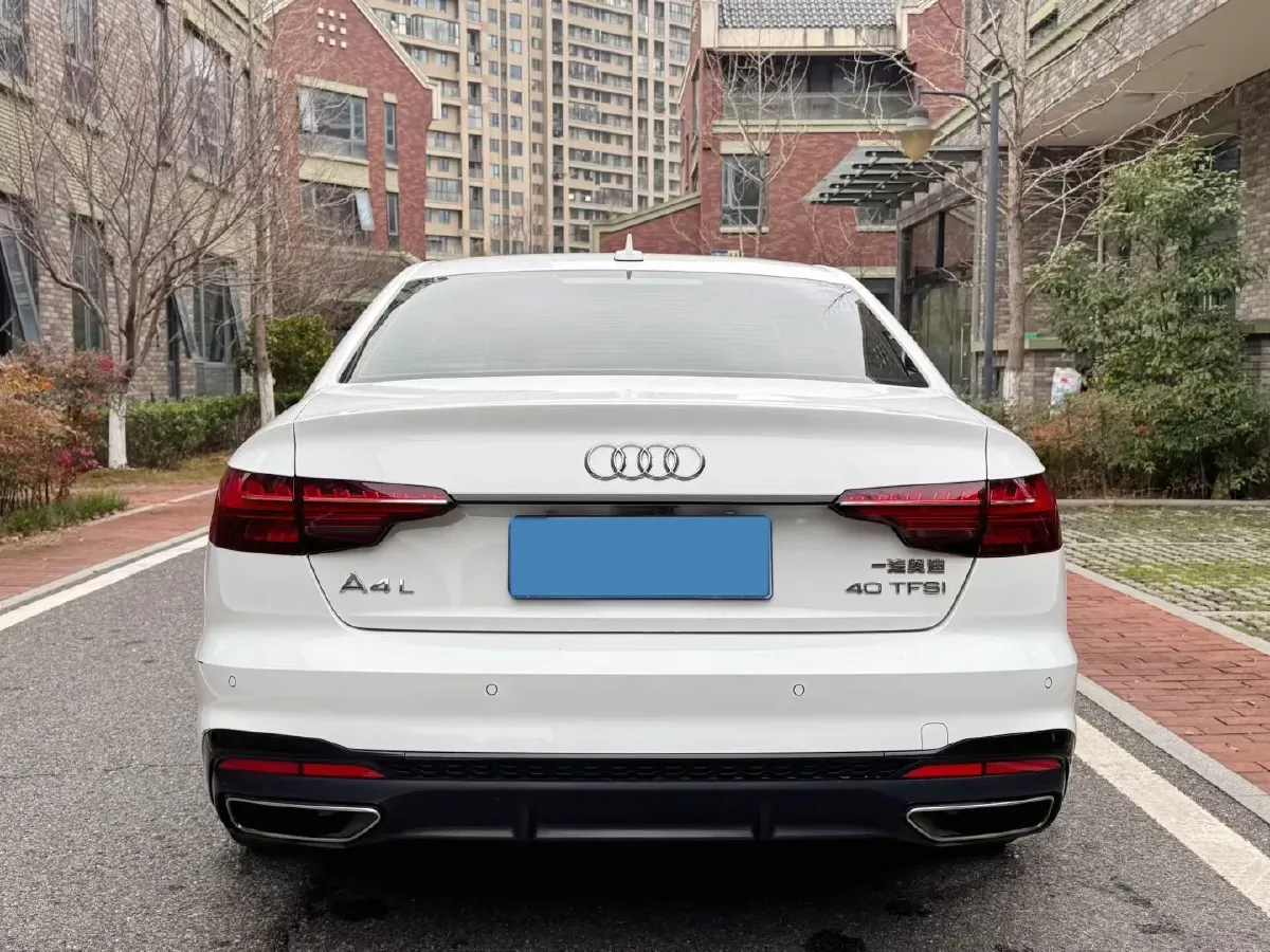 2023 Audi A4L 2.0T 190HP L4 7DCT,autocango,china used car exporter,china ev exporter,chinese used car exporter,chinese used ev exporter