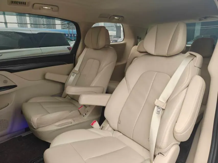 2023 Buick GL8 2.0T 237HP L4 9AT,autocango,china used car exporter,china ev exporter,chinese used car exporter,chinese used ev exporter