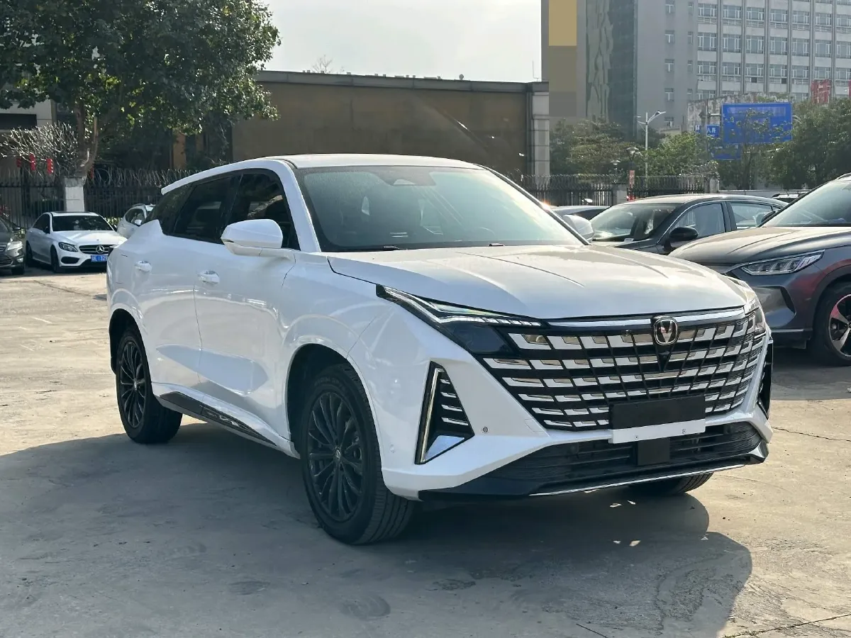 2024 ChangAn UNI-Z 1.5L 98HP L4 E-CVT PHEV 18.4KWH,autocango,china used car exporter,china ev exporter,chinese used car exporter,chinese used ev exporter