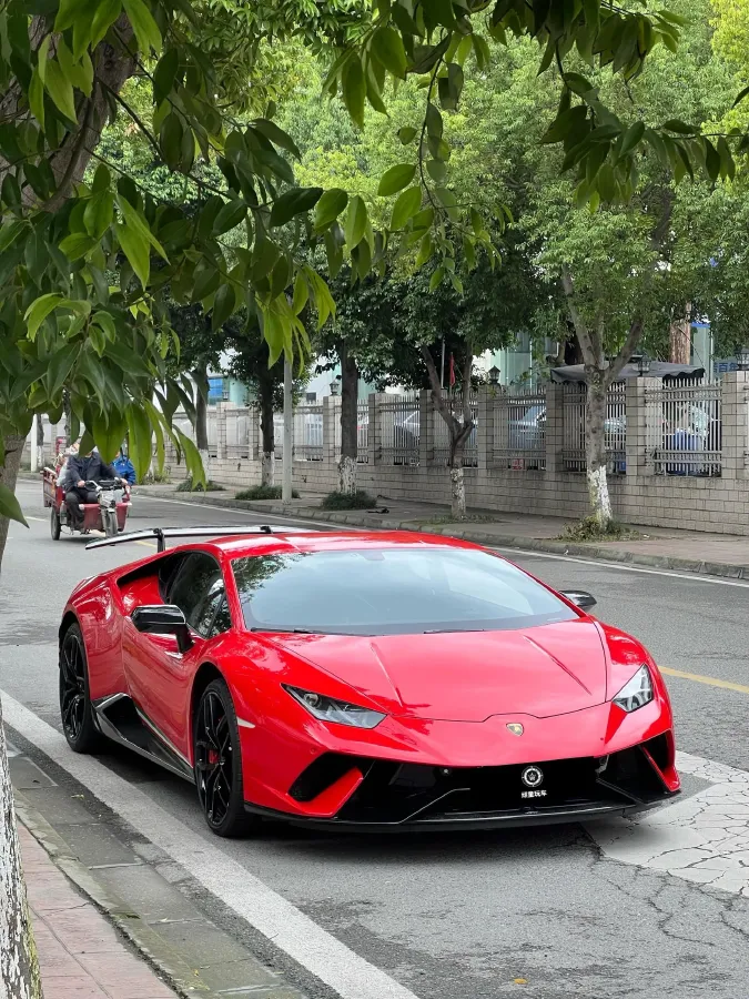 2017 Lamborghini Huracán 5.2L 640HP V10 7DCT,autocango,china used car exporter,china ev exporter,chinese used car exporter,chinese used ev exporter