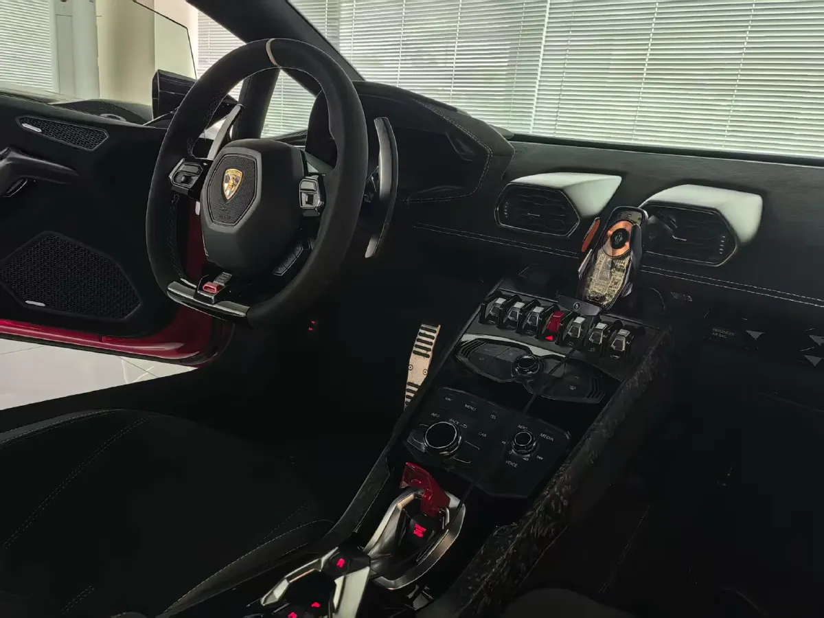 2017 Lamborghini Huracán 5.2L 640HP V10 7DCT,autocango,china used car exporter,china ev exporter,chinese used car exporter,chinese used ev exporter