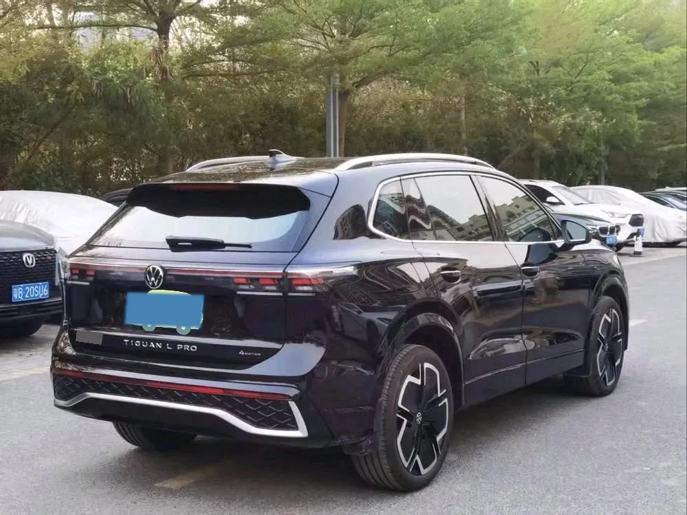 2024 Volkswagen Tiguan L 2.0T 186HP L4 7DCT,autocango,china used car exporter,china ev exporter,chinese used car exporter,chinese used ev exporter