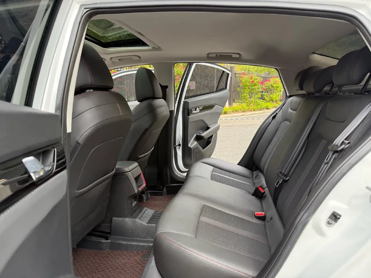 2022 DongFeng Aeolus YiXuan 1.5T 150HP L4 6DCT,autocango,china used car exporter,china ev exporter,chinese used car exporter,chinese used ev exporter