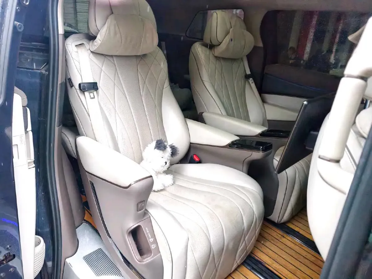 2022 Mercedes-Benz GLC Class 2.0T 197HP L4 9AT,autocango,china used car exporter,china ev exporter,chinese used car exporter,chinese used ev exporter