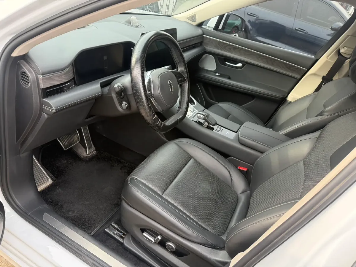 2022 Isuzu Mu-X 2.0T 220HP L4 8AT,autocango,china used car exporter,china ev exporter,chinese used car exporter,chinese used ev exporter