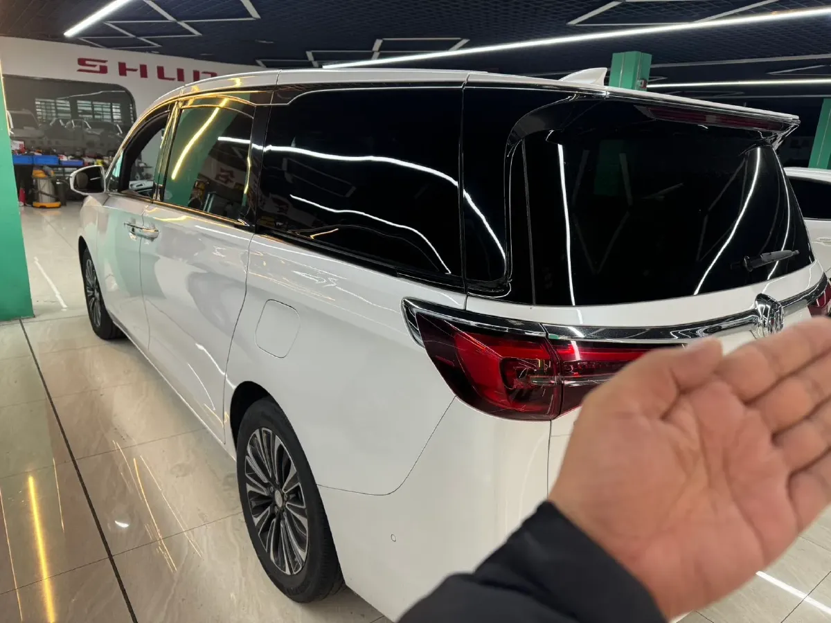 2022 Buick GL8 2.0T 237HP L4 9AT,autocango,china used car exporter,china ev exporter,chinese used car exporter,chinese used ev exporter